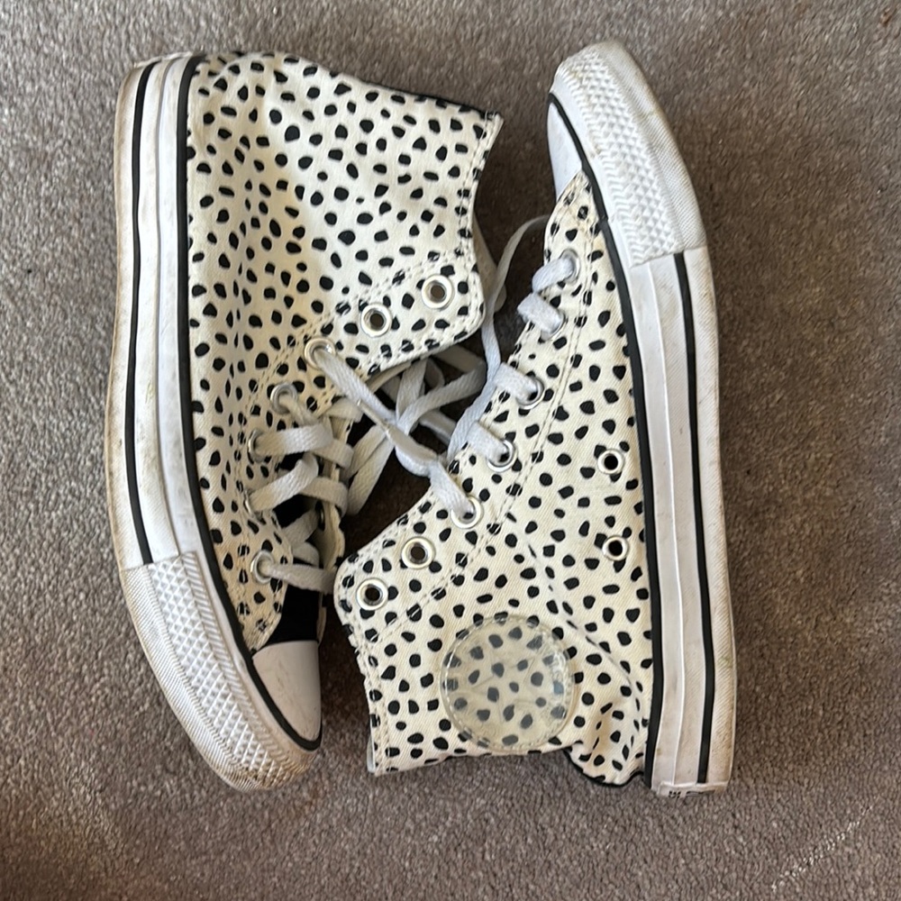 Women’s polka dot converse Allstar